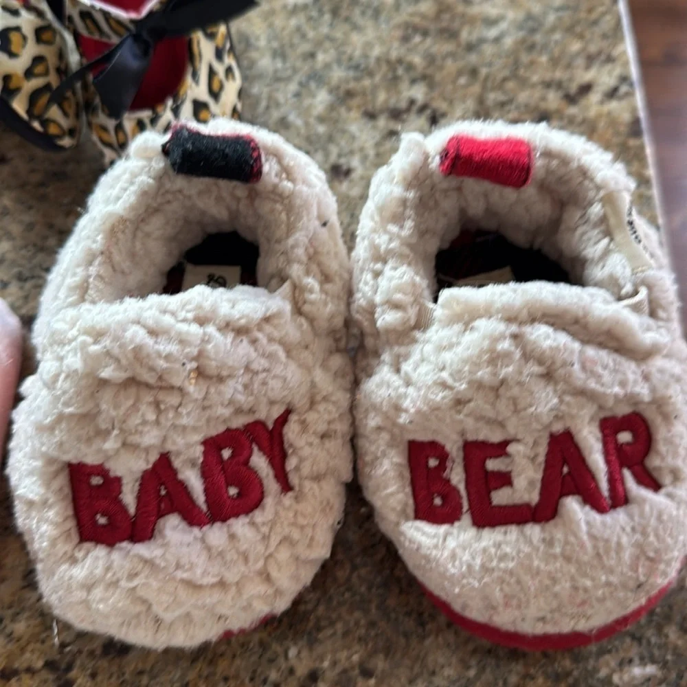 Dearfoams, mudpie, & misc set of 3 baby girl booties. 2 fleece/fleece lined. New